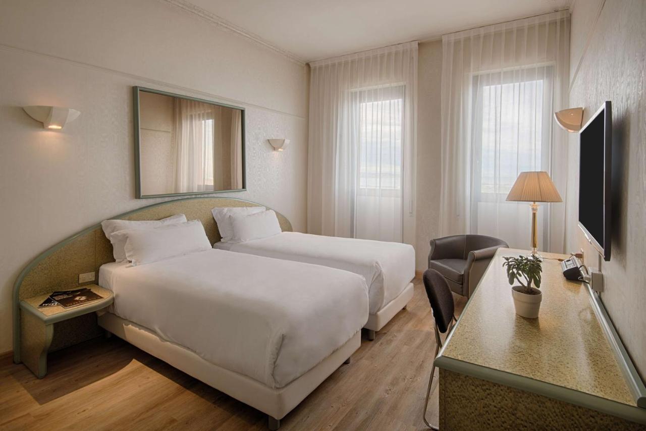 Nh Ancona Hotel Exterior photo