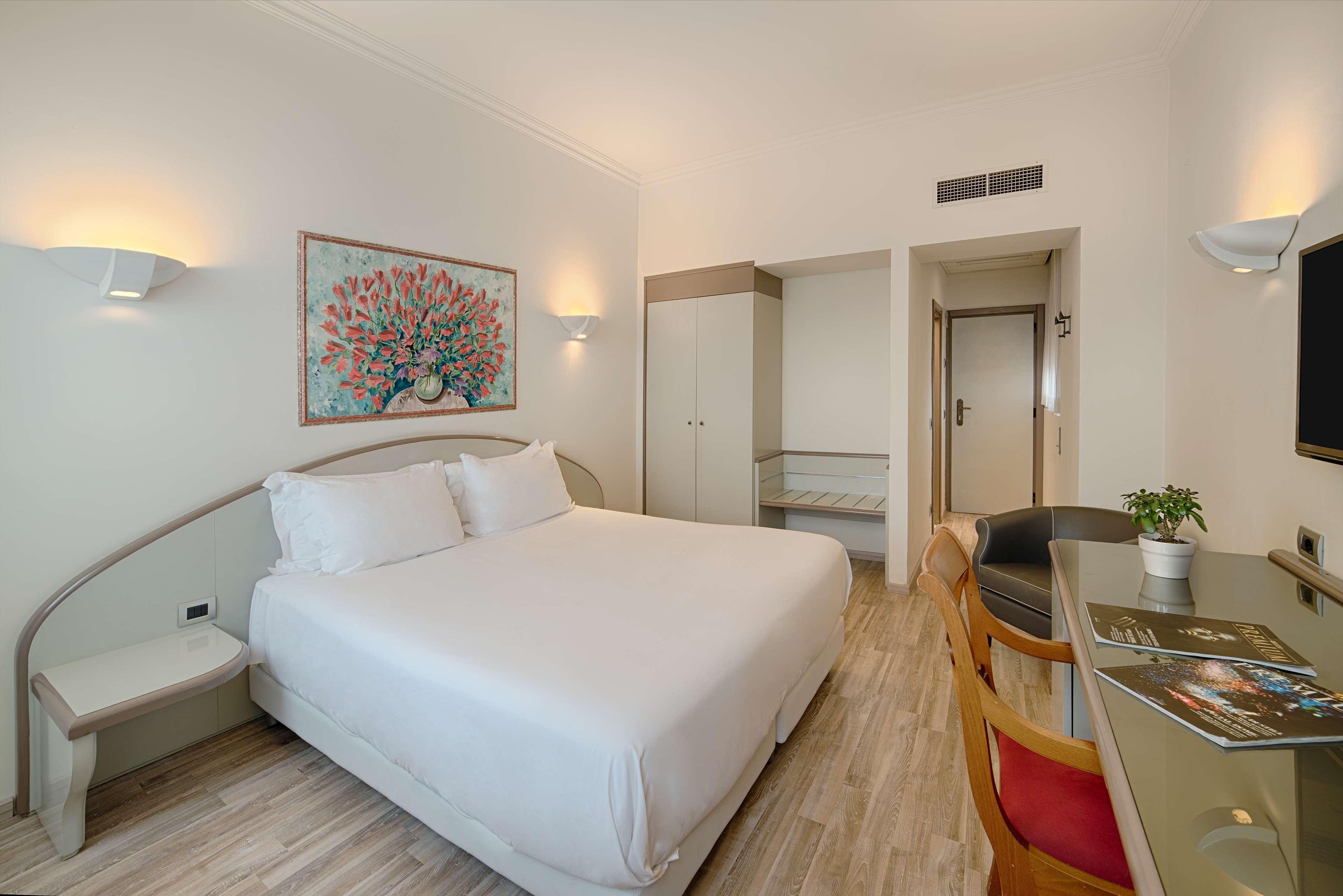 Nh Ancona Hotel Exterior photo